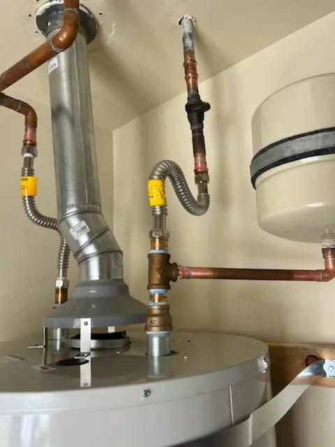 Water heater installation and plumbing repair in Downtown Evanston